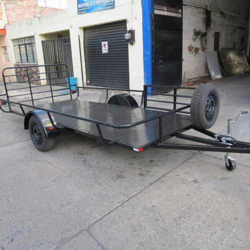 Remolque tipo plataforma sencillo ideal para transportar un RZR con barandal de tubular
